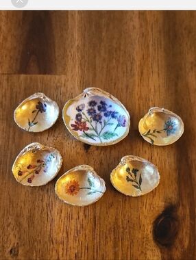 Hand Painted & Decopaged Floral Design Clam Shell Trinket Dish / Ornament Set